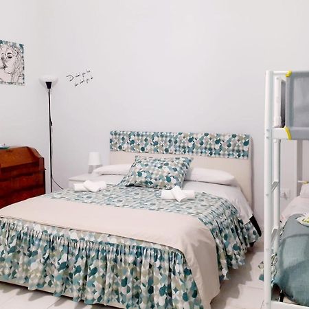 Dory'S Room Camera Nel Cuore Di Napoli Buitenkant foto
