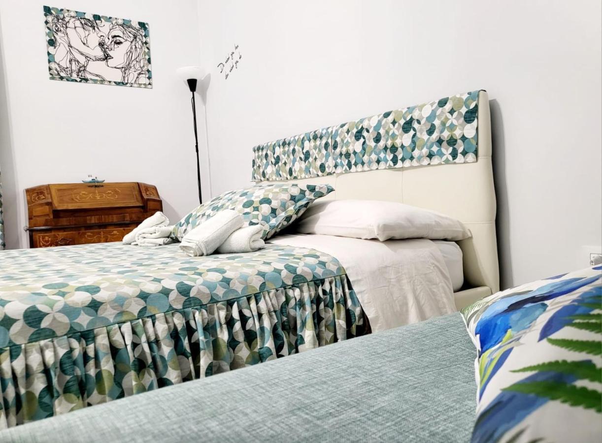 Dory'S Room Camera Nel Cuore Di Napoli Buitenkant foto
